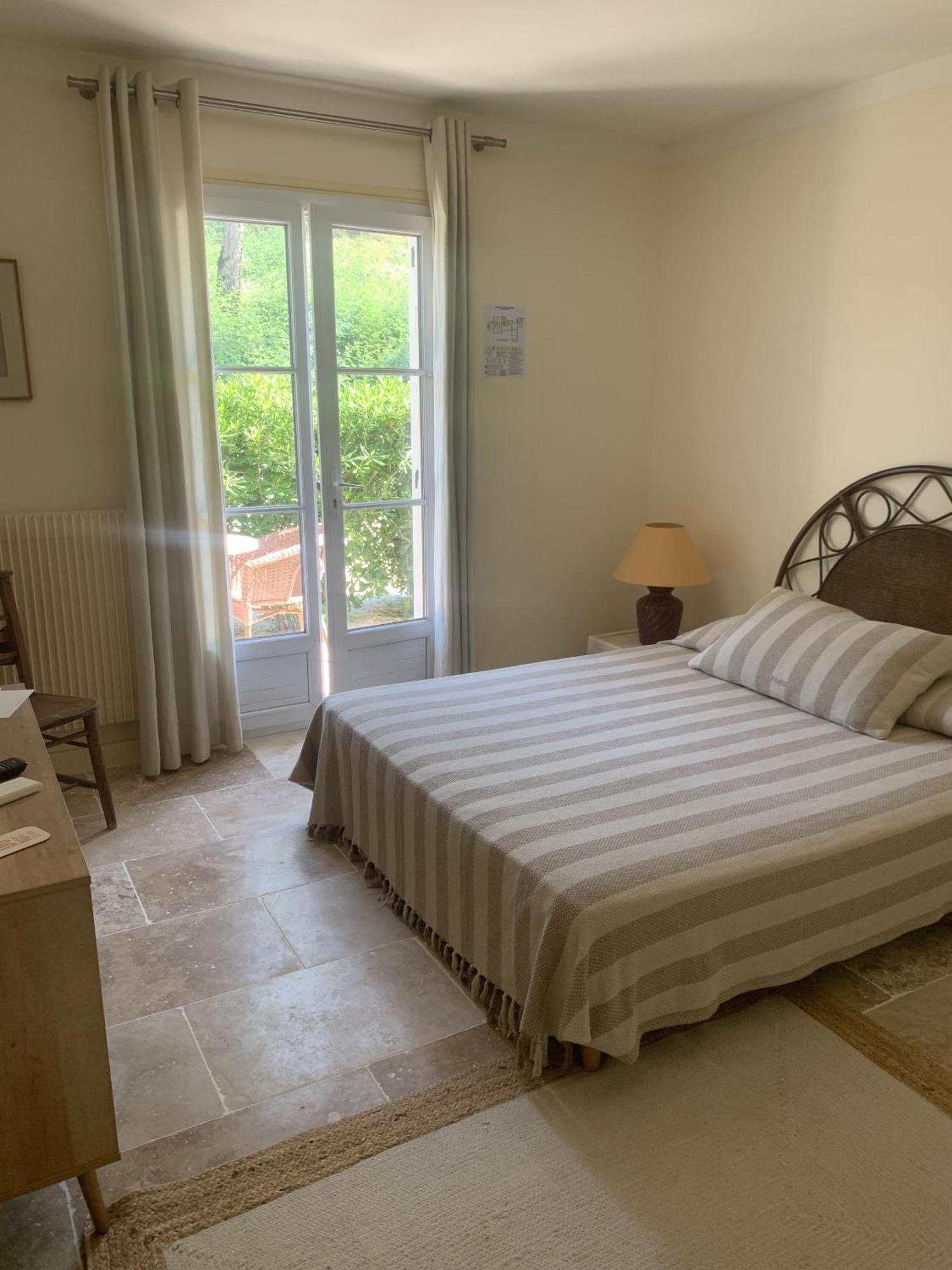 Hotel La Boulangerie Grimaud Zimmer foto
